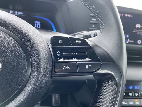 Certified 2025 Hyundai Elantra Sport w/ Cargo Package image 19