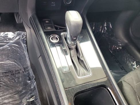 Used 2021 Nissan Kicks SV FWD image 32