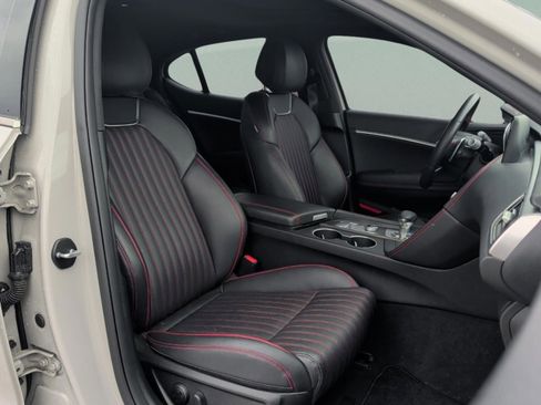 Used 2024 Genesis G70 2.5T w/ Sport Prestige Package image 28