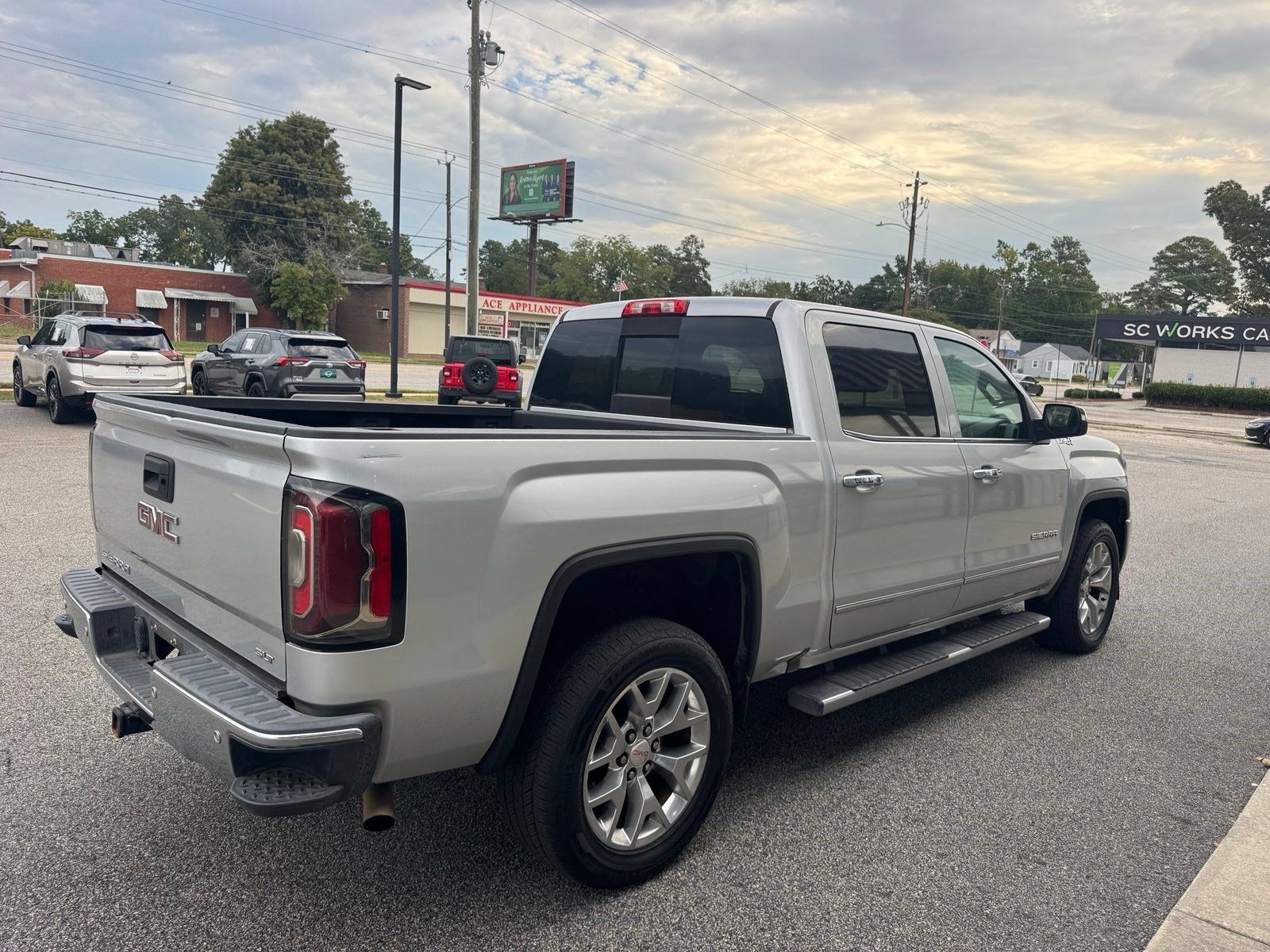 Used 2018 GMC Sierra 1500 SLT AWD/4WD image 10