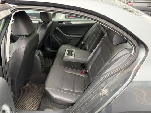 Used 2017 Volkswagen Jetta SE FWD image 22