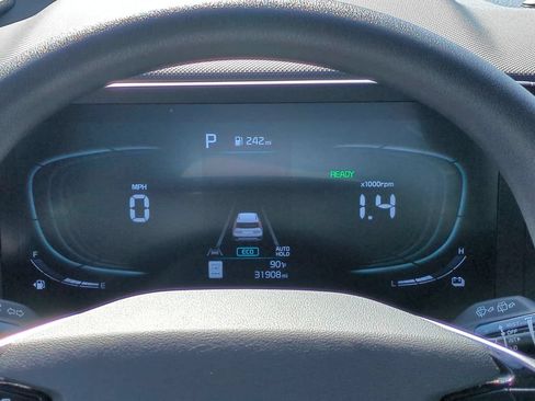 Used 2025 Kia Niro LX FWD image 16