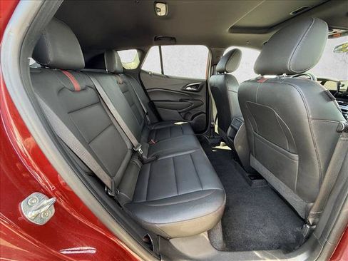 Used 2024 Chevrolet Trax RS w/ Sunroof Package FWD image 23