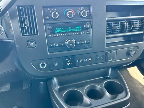 Used 2020 Chevrolet Express 3500 LT w/ LT Preferred Equipment Group RWD image 4