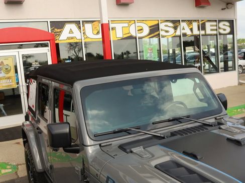 Used 2023 Jeep Wrangler Unlimited Rubicon 4xe w/ Cold Weather Group AWD/4WD image 58
