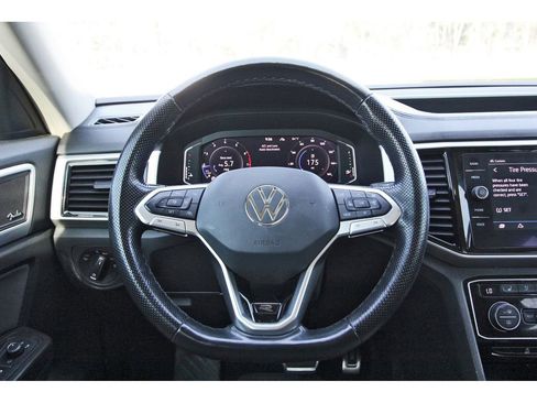 Used 2022 Volkswagen Atlas SEL Premium image 15