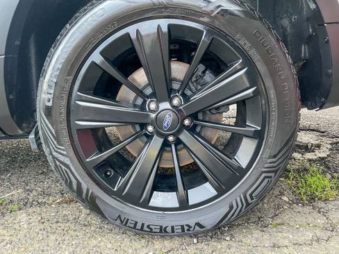 Used 2018 Ford Explorer Limited image 41