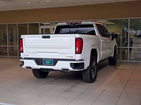 Used 2024 GMC Sierra 1500 AT4 w/ Technology Package AWD/4WD image 7