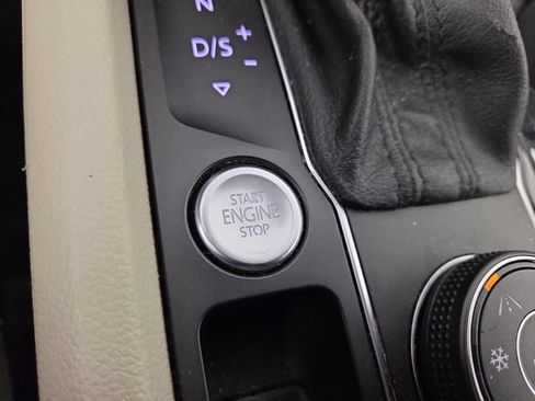 Used 2018 Volkswagen Atlas SEL Premium AWD/4WD image 24