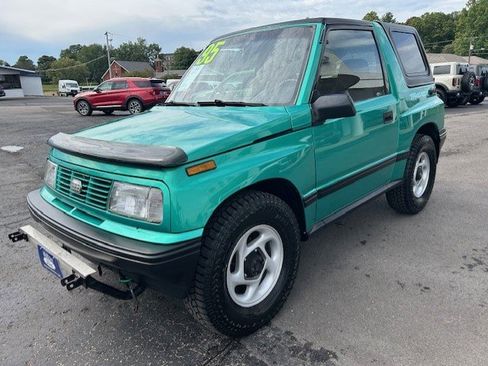 Used 1995 Geo Tracker 4WD 2-Door image 4