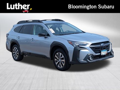 Certified 2025 Subaru Outback Premium AWD/4WD image 1