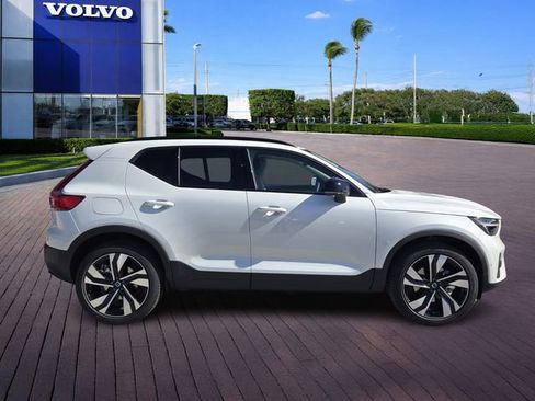 New 2026 Volvo XC40 B5 Ultra image 8