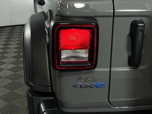 Used 2023 Jeep Wrangler Unlimited image 13