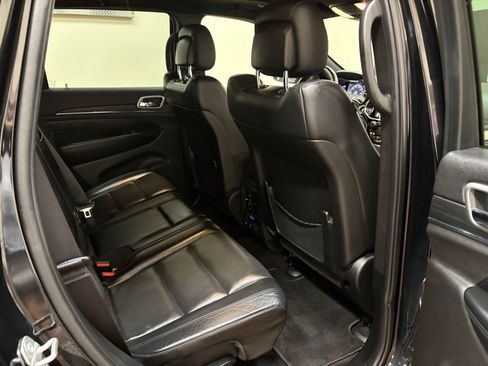 Used 2019 Jeep Grand Cherokee Limited w/ Luxury Group II RWD image 29