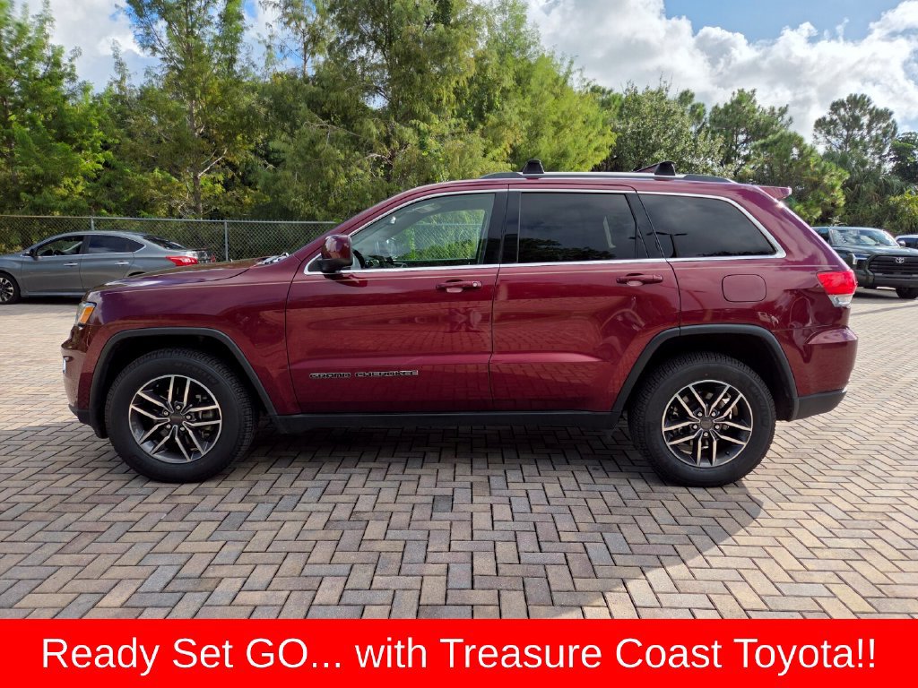 Used 2019 Jeep Grand Cherokee Laredo w/ 18" Wheel & 8.4" Radio Group AWD/4WD image 9