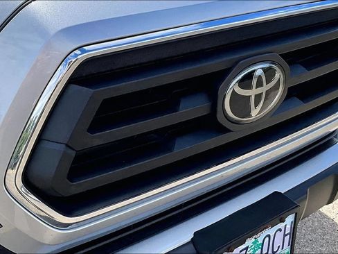 Used 2023 Toyota Tacoma SR5 RWD image 32