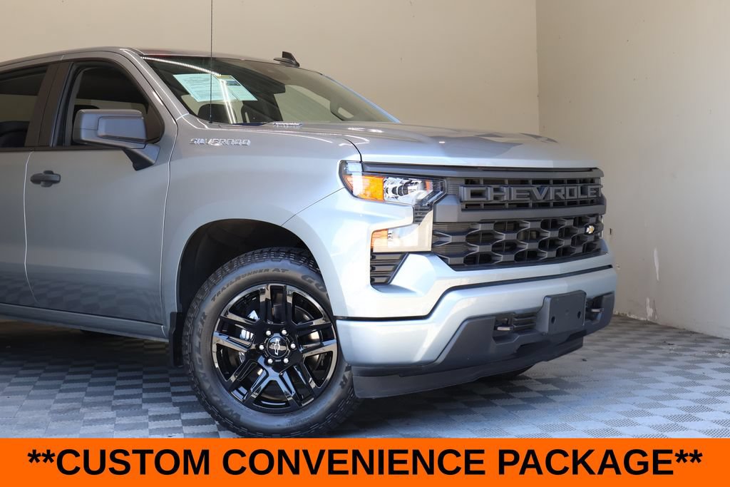 Used 2025 Chevrolet Silverado 1500 Custom w/ Turbomax Blackout Package RWD image 3