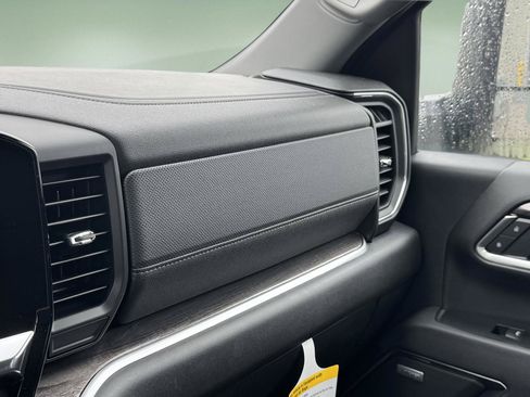 New 2025 Chevrolet Silverado 2500 LTZ w/ LTZ Premium Package AWD/4WD image 17