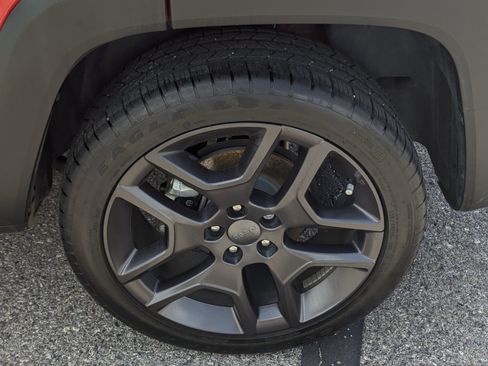 Used 2022 Jeep Renegade Latitude w/ Convenience Group AWD/4WD image 7