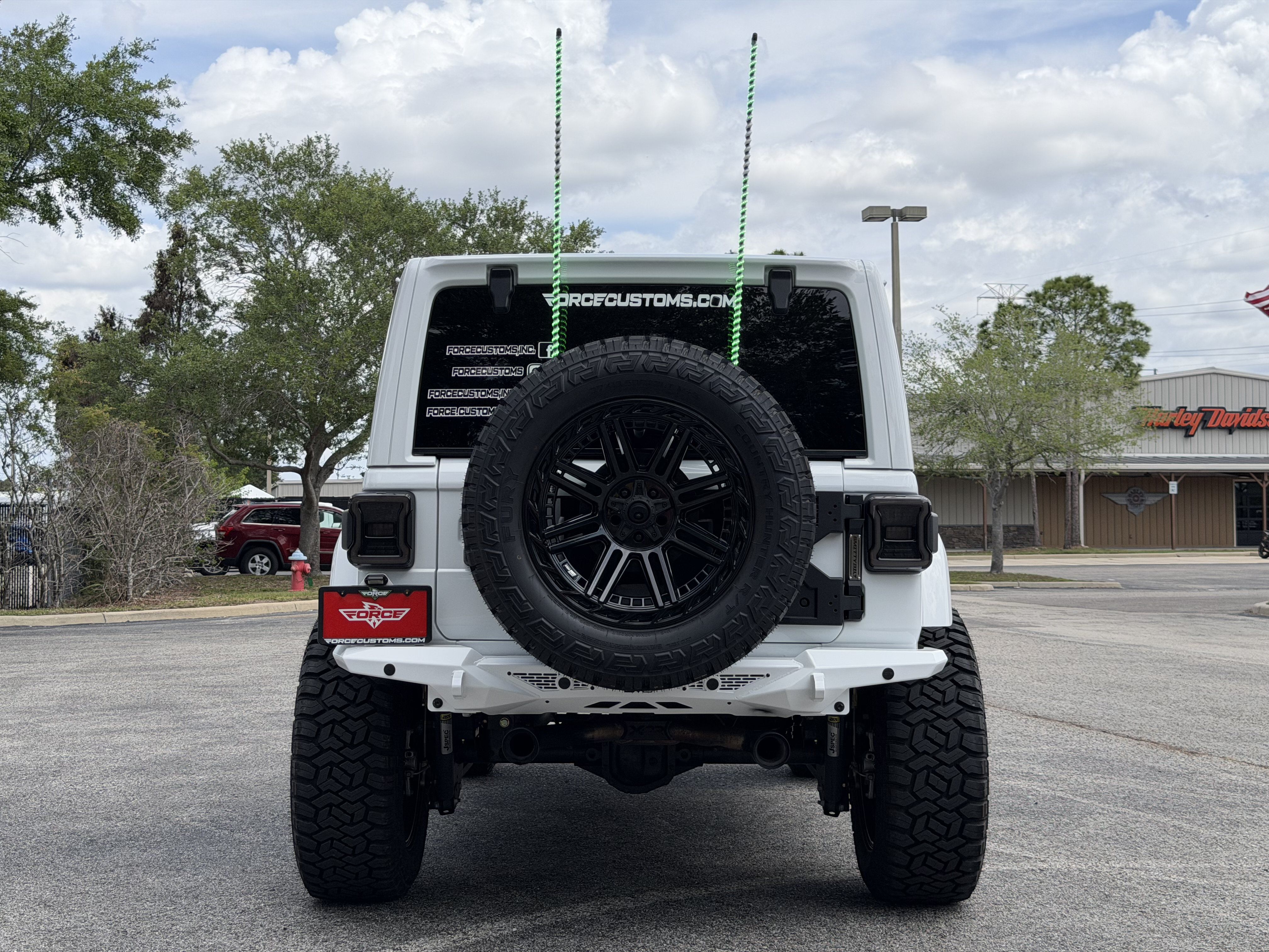 Used 2025 Jeep Wrangler Unlimited Sahara AWD/4WD image 5
