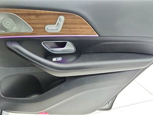 Used 2025 Mercedes-Benz GLS 450 4MATIC image 28