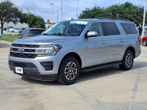 Used 2024 Ford Expedition Max XLT RWD image 3
