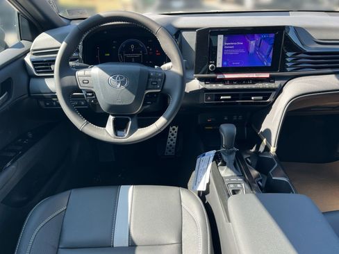 New 2026 Toyota Camry SE image 18