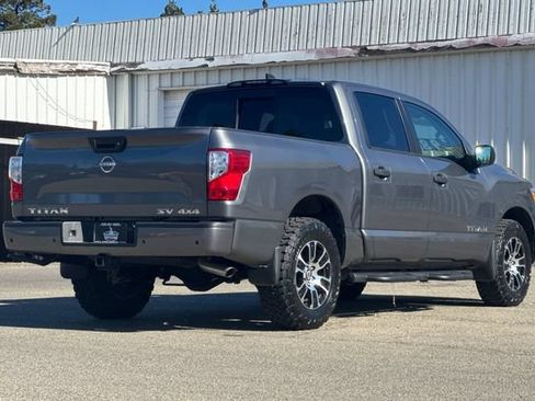 Certified 2024 Nissan Titan SV w/ SV Convenience Package AWD/4WD image 4