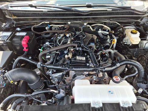 Used 2025 Toyota Tacoma TRD Off-Road AWD/4WD image 35
