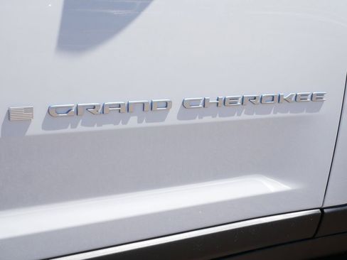 New 2025 Jeep Grand Cherokee Limited 4xe image 16