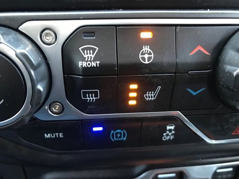 Used 2023 Jeep Wrangler Unlimited Sahara w/ Cold Weather Group image 26