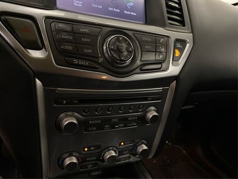 Used 2020 Nissan Pathfinder SL AWD/4WD image 30