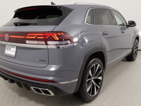 Used 2025 Volkswagen Atlas Cross Sport SEL Premium R-Line image 10