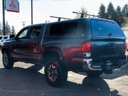 Used 2016 Toyota Tacoma TRD Off-Road image 4