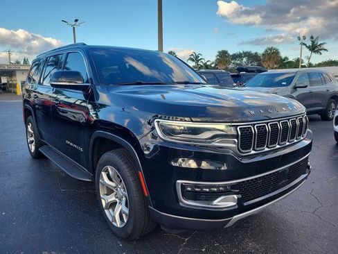 Used 2022 Jeep Wagoneer Series II image 2