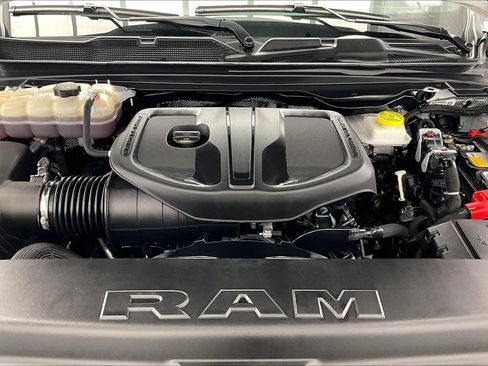 Used 2025 RAM 1500 Big Horn AWD/4WD image 9
