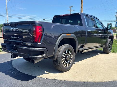 Used 2024 GMC Sierra 2500 Denali Ultimate AWD/4WD image 8