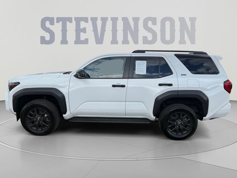 Certified 2025 Toyota 4Runner SR5 AWD/4WD image 2
