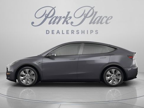 Used 2023 Tesla Model Y Long Range AWD/4WD image 2