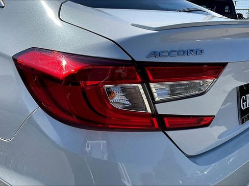 Used 2018 Honda Accord Sport image 38