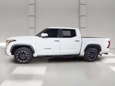 Used 2025 Toyota Tundra Limited AWD/4WD image 47