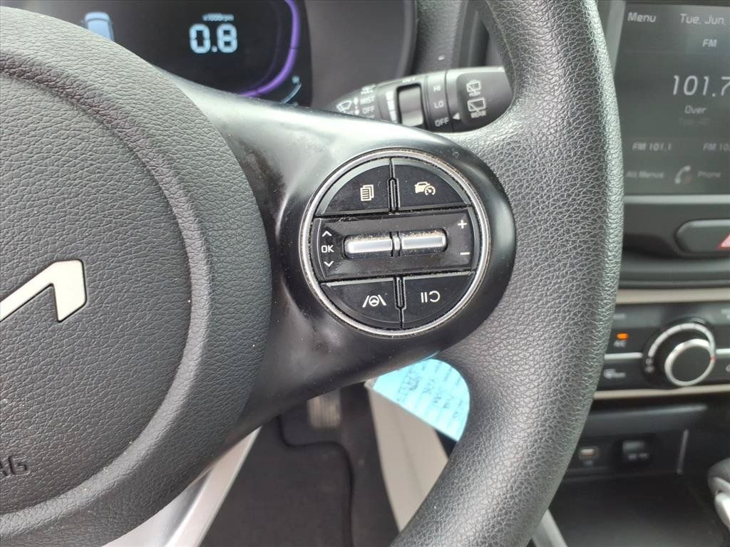 Used 2025 Kia Soul LX w/ LX Technology Package FWD image 20