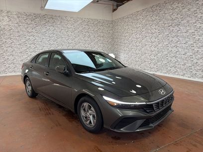 New 2026 Hyundai Elantra SE