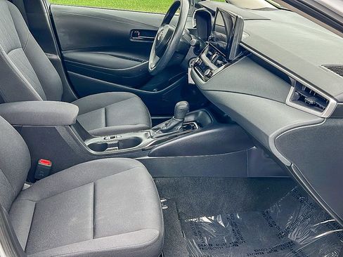 Certified 2025 Toyota Corolla LE image 15