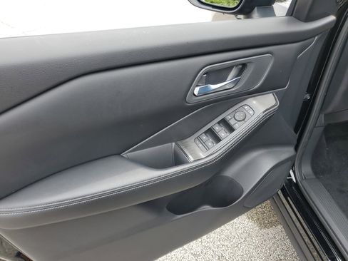 Used 2024 Nissan Rogue SV image 13