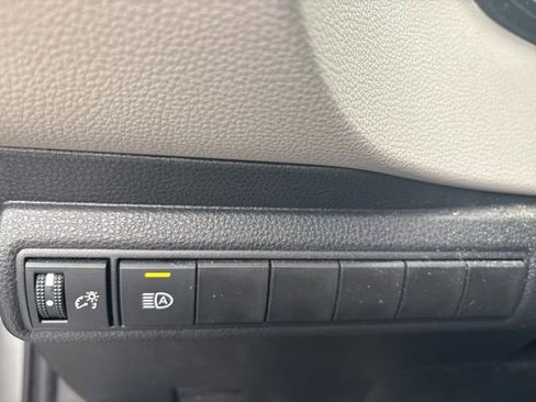 Used 2021 Toyota Corolla LE w/ Carpet Mat Package (TMS) image 20