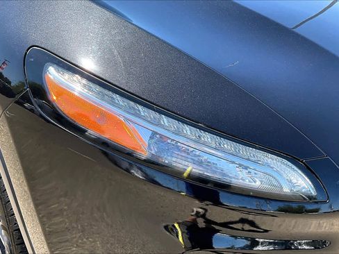 Used 2016 Jeep Cherokee Latitude FWD image 27