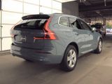 Used 2022 Volvo XC60 B5 Momentum image 3