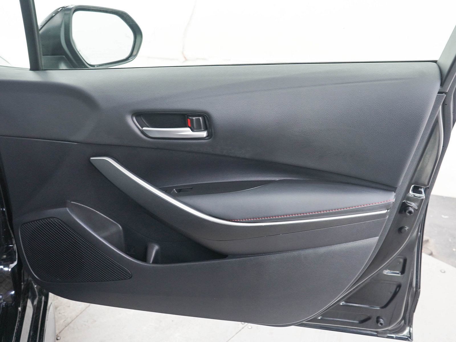 Used 2023 Toyota Corolla SE w/ SE Premium Package FWD image 9