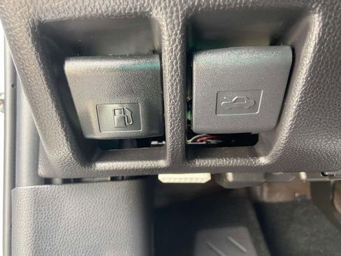 Used 2025 Toyota RAV4 XLE Premium FWD image 32